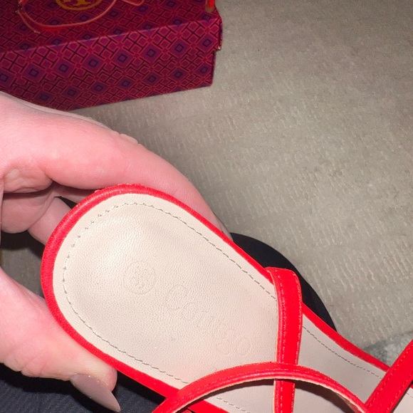 Red Simple Lace-up Coutgo Heels - Picture 4 of 4